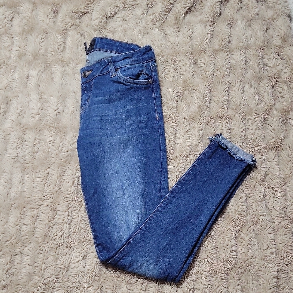 🌞Celebrity Pink Women's Distressed Blue Skinny Capris Size 1/25 - Picture 7 of 9